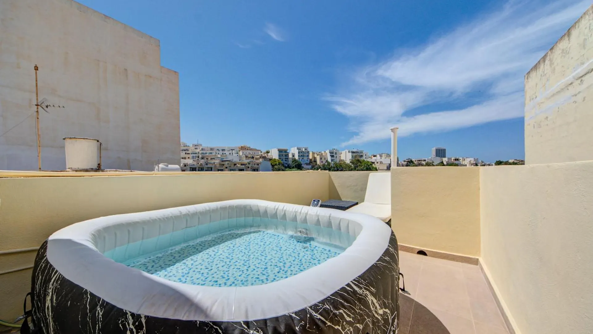 5 Bedroom House With Jacuzzi In St Julian'S Сент Джулианс