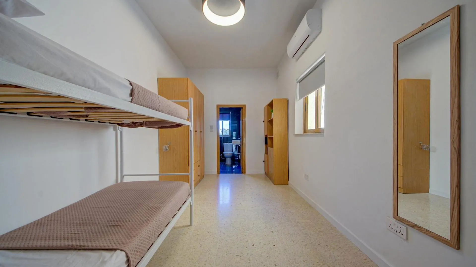 5 Bedroom House With Jacuzzi In St Julian'S Сент Джулианс Апартаменты
