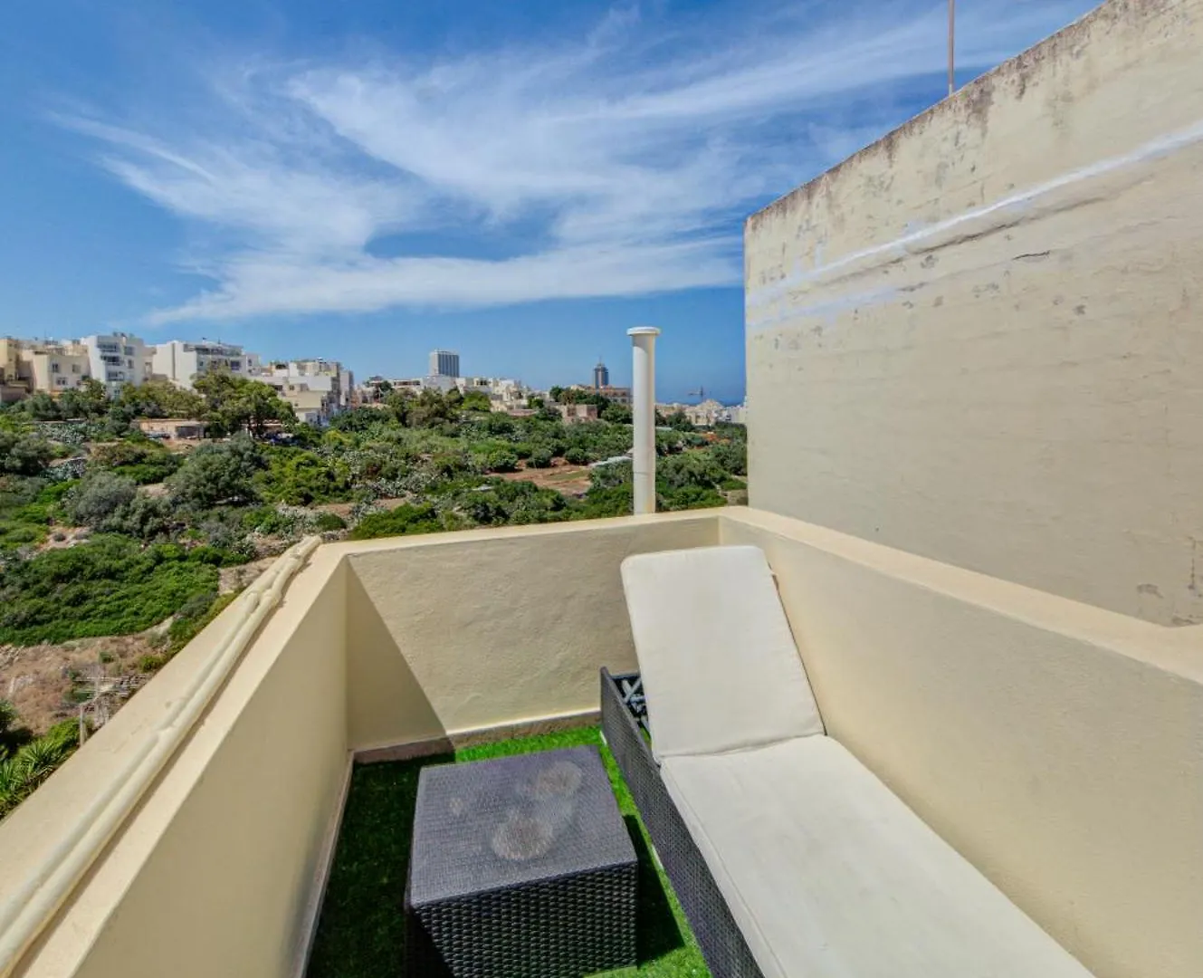 5 Bedroom House With Jacuzzi In St Julian'S St. Julian's Malta