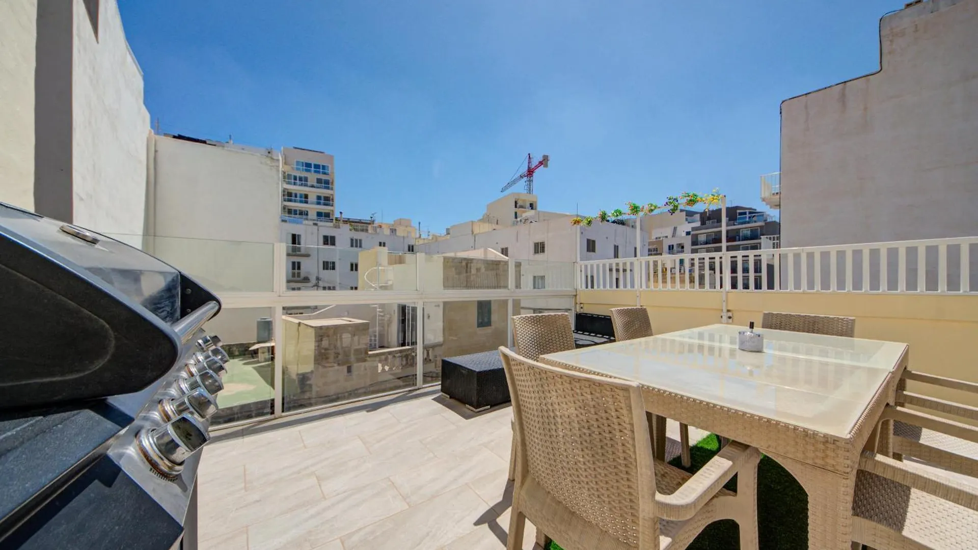 5 Bedroom House With Jacuzzi In St Julian'S St. Julian's Malta